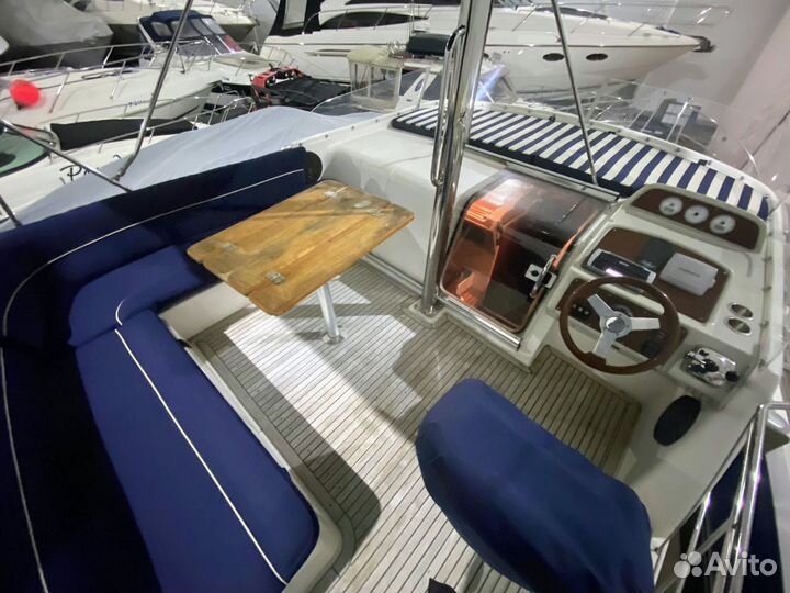 Моторная яхта Nimbus 380 Commander