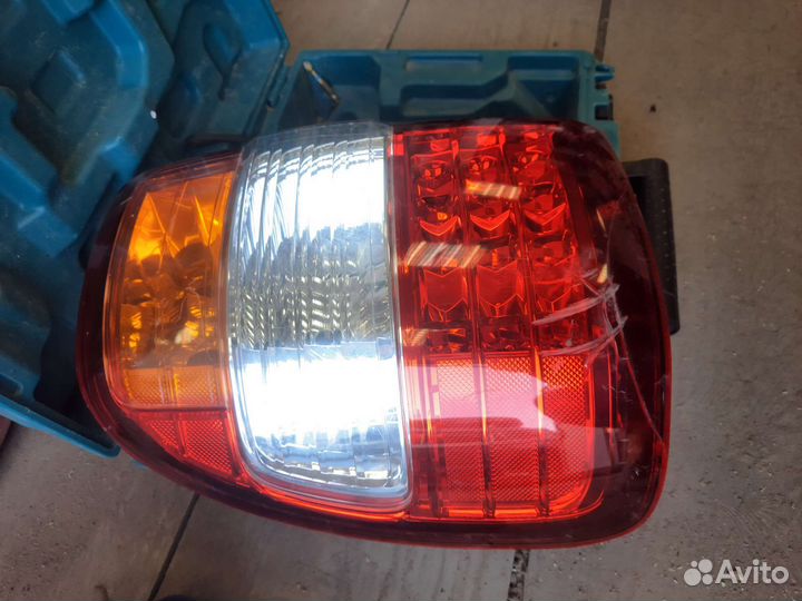 Фонарь задний тойота Ленд Крузер 100