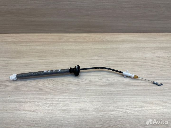 Трос замка двери задний правый Skoda Rapid