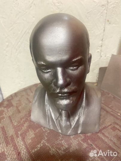 Бюст Ленина