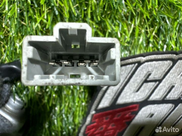 Стеклоподъемник передний правый Honda Logo GA3