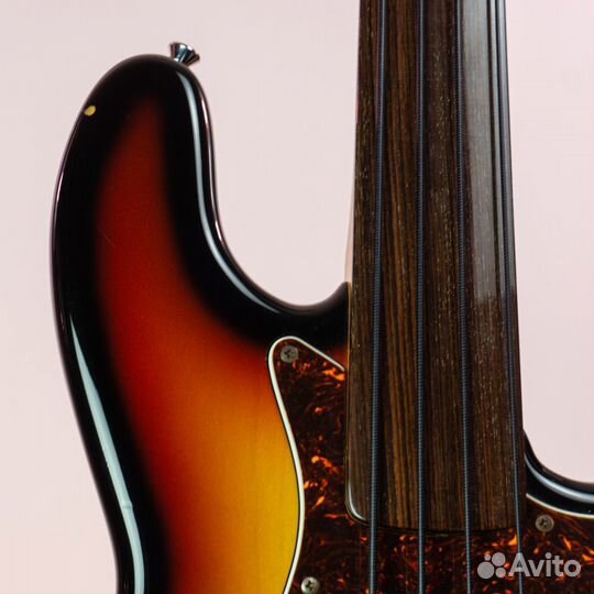 Fender JB-62 Fretless Sunburst Japan 1984