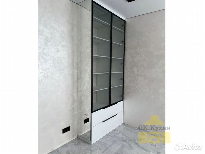 Шкаф двухстворчатый