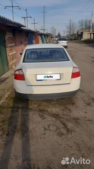 Audi A4 2.0 МТ, 2001, 325 709 км