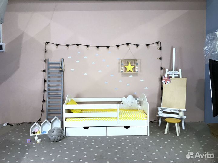Детская кровать из массива