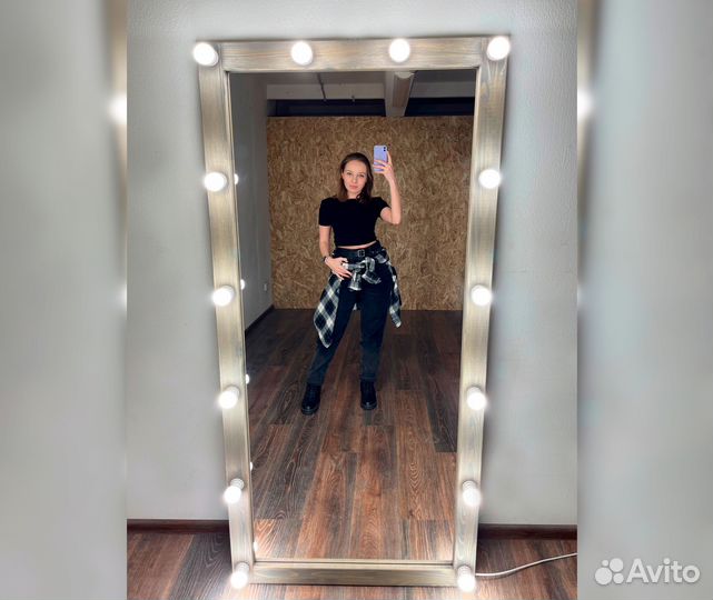 Зеркало напольное с подсветкой