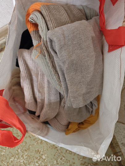 Отдам бесплатно женские вещи 42-44