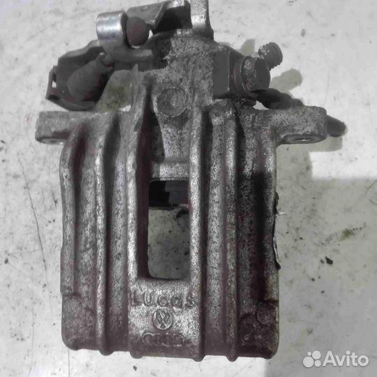 Суппорт задний правый Volkswagen Golf