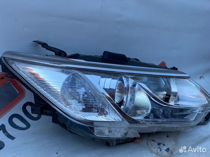 Toyota Camry v55 фара правая