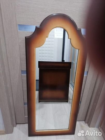 Тумбочка с зеркалом (комплект) ручная работа