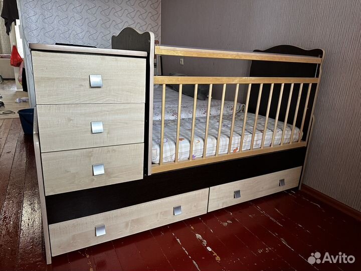 Детская кроватка