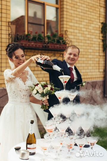 Тяжелый дым, дорожка из фонтанов, салют