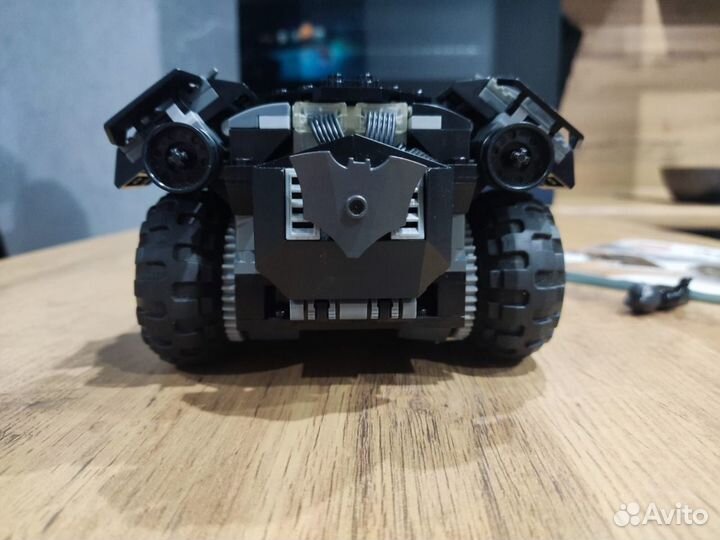 Lego Batmobile 76112 на управлении с телефона