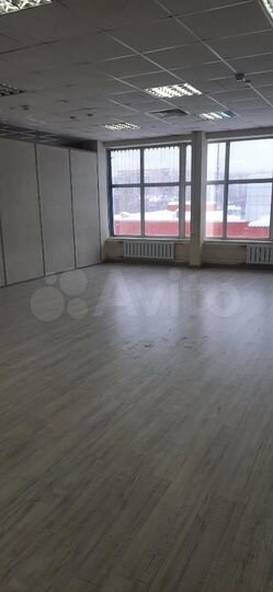 Второй этаж. Рассмотрим торговлю, шоурум, студию