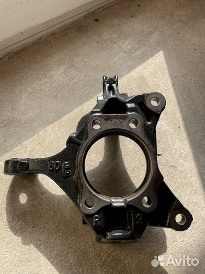 Toyota camry 70 поворотный кулак передний правый