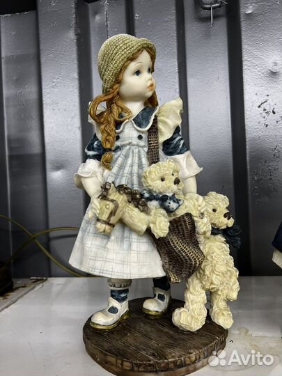 Статуэтка кукла