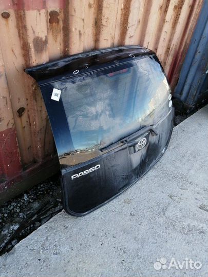 Дверь багажника Toyota Passo KGC10