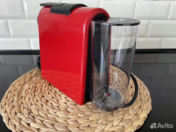 Капсульная кофемашина Nespresso Essenza Mini Red
