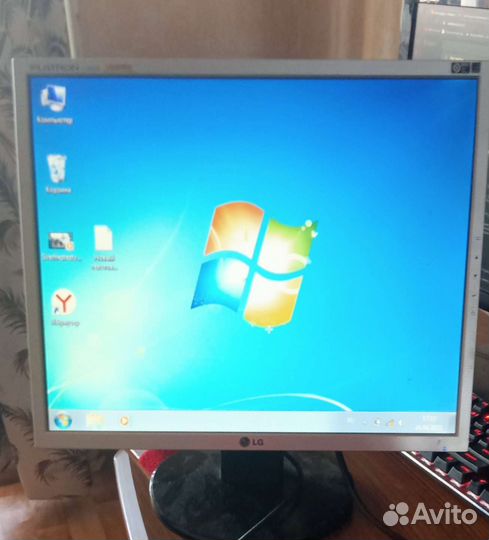 Монитор LG flatron L 1953 S