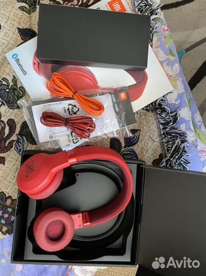 Беспроводные наушники JBI E45BT