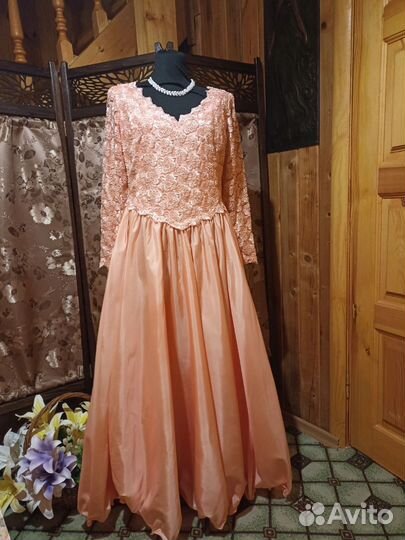 Платье вечернее, бальное