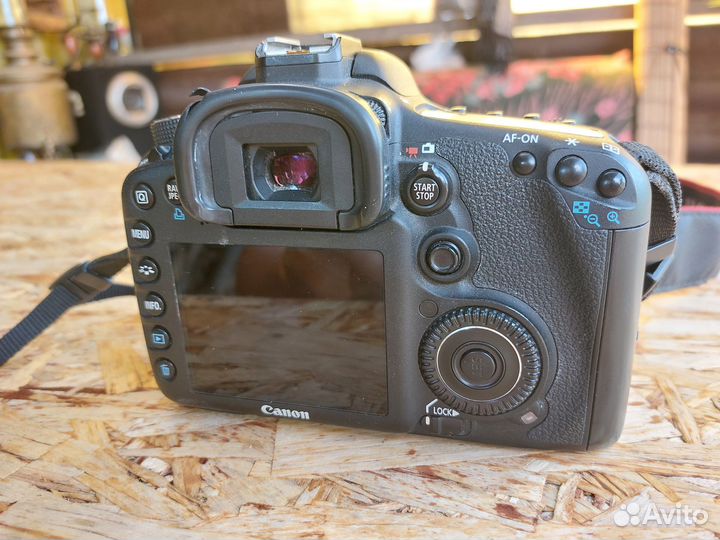 Зеркальный фотоаппарат canon 7d
