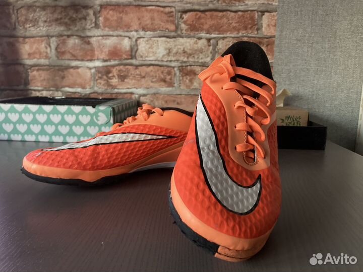 Футбольные бутсы nike hypervenom