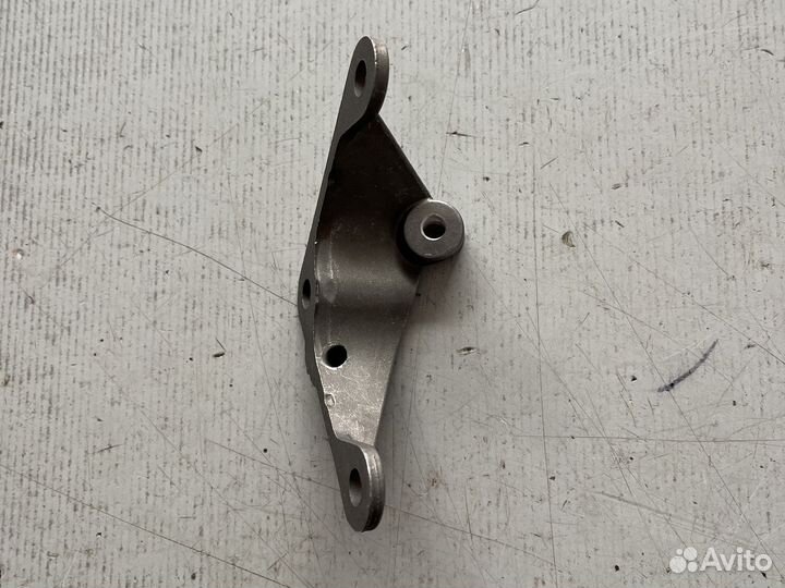 Кронштейн цилиндра сцепления рабочего Веста