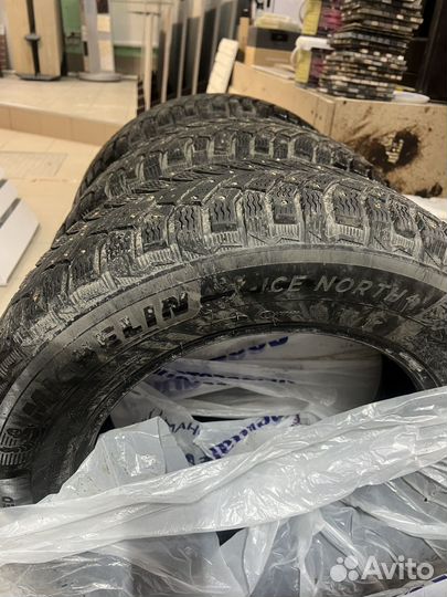 Michelin X-Ice North 4 215/65 R16