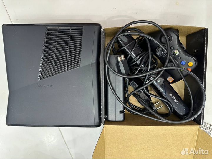 Игровая приставка xbox 360 slim + kinect + 2 игры