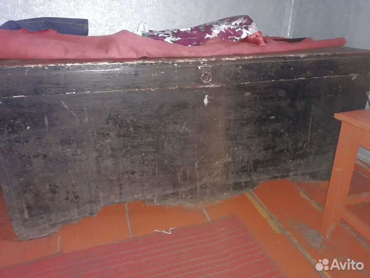 Сундук старинный