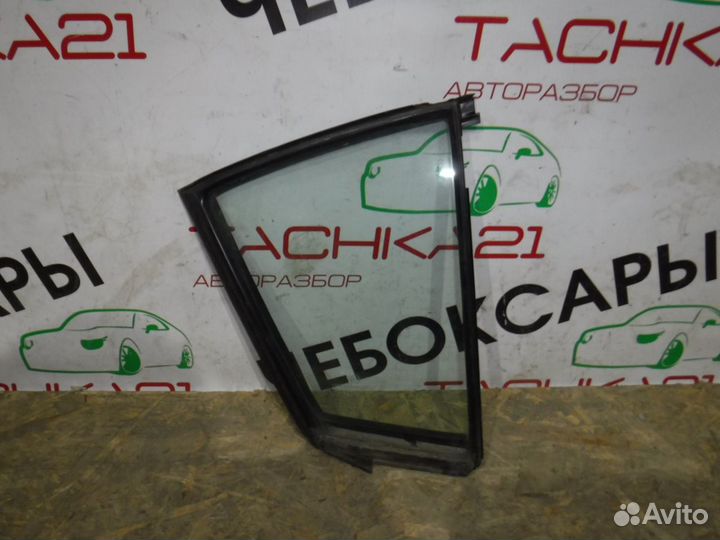 Форточка задней правой двери Mazda 3 BL 2008-2013