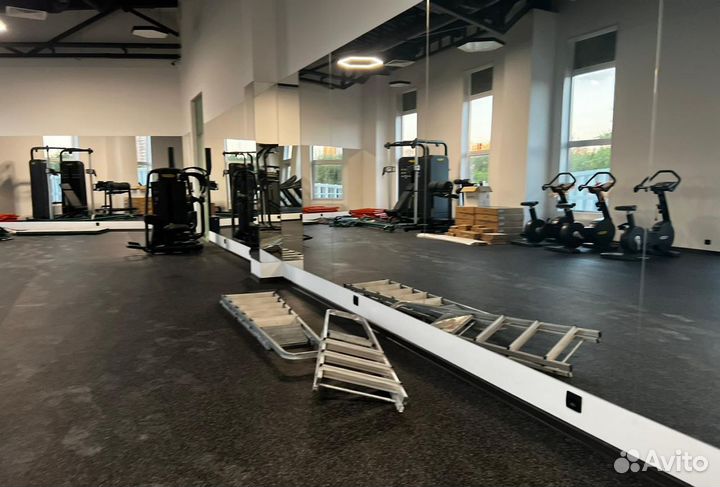 Зеркало в тренажерный зал