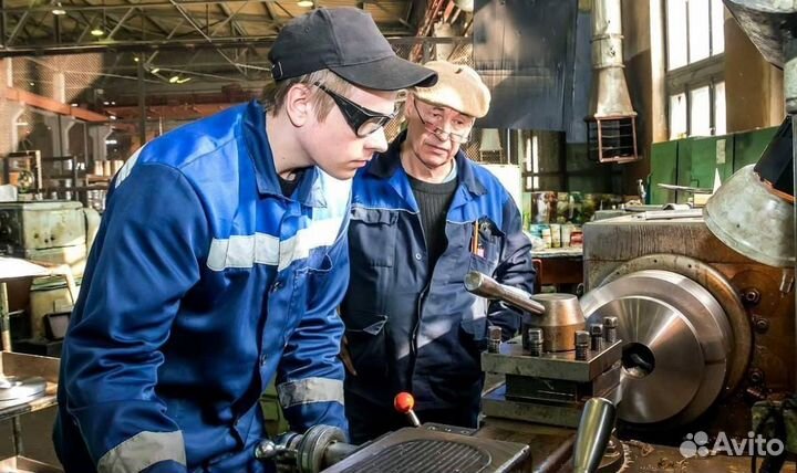 Токарь универ.в Московскую обл. вахта