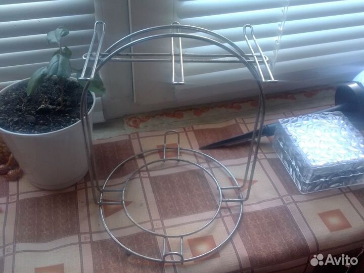 Подставка для чайных чашечек и блюдец