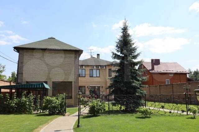 Коттедж 674 м² на участке 16 сот.