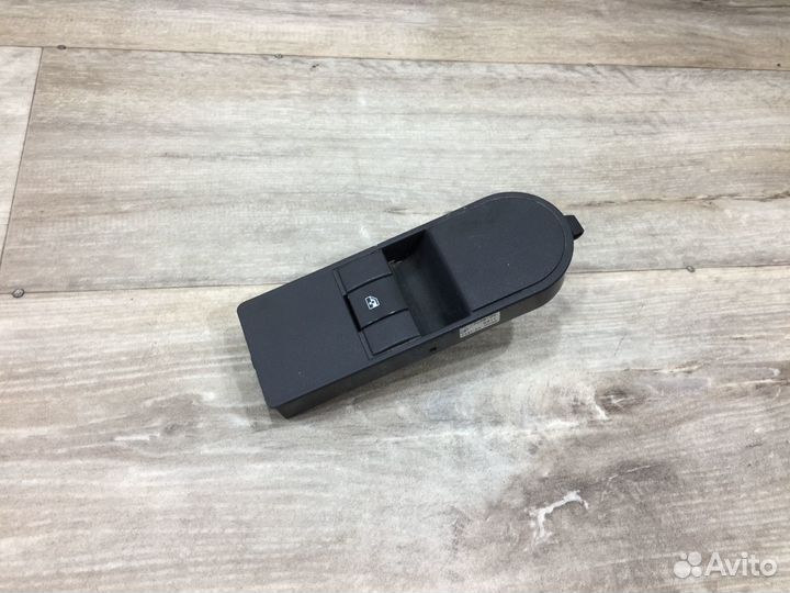 Кнопка стеклоподъемника правая Astra H / Астра Н