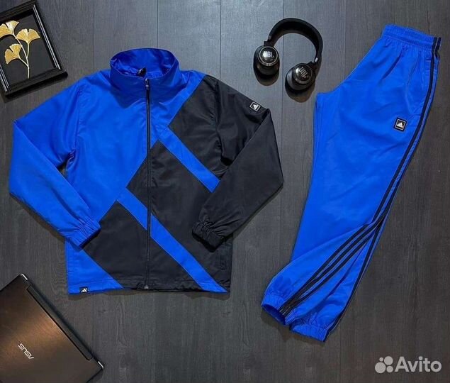 Спортивный костюм adidas