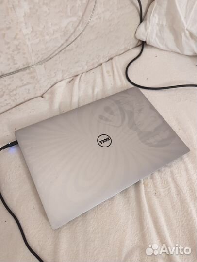 Ноутбук Dell XPS 15 9560 core i7 gtx 1050 16GB озу