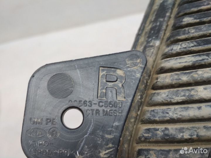 Решетка бампера передняя правая Kia Sorento 3
