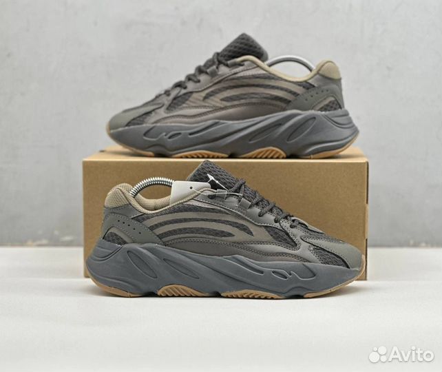 Кроссовки Adidas yeezy boost 700