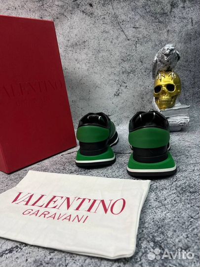 Кроссовки Valentino