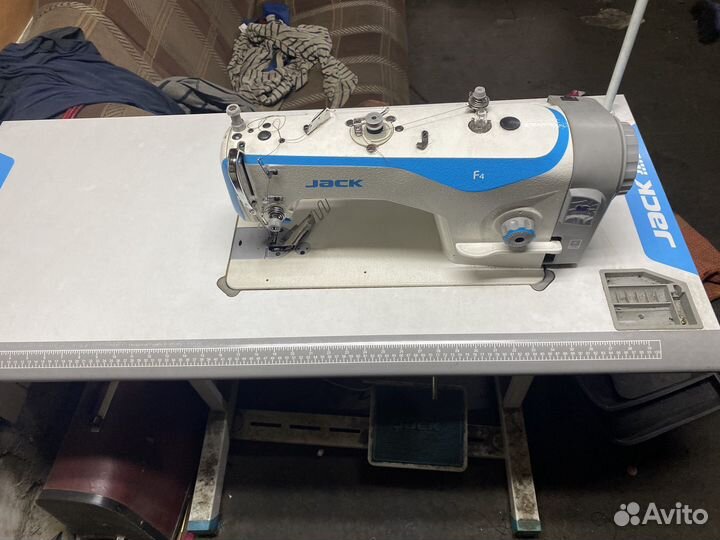 Швейная машинка Jack F4