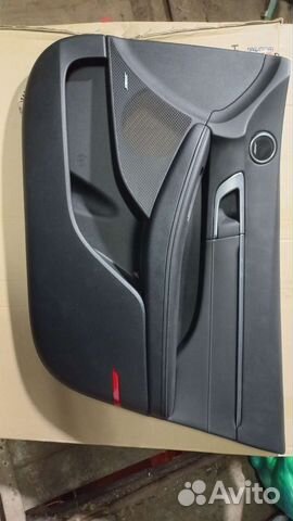 Передняя правая обшивка двери