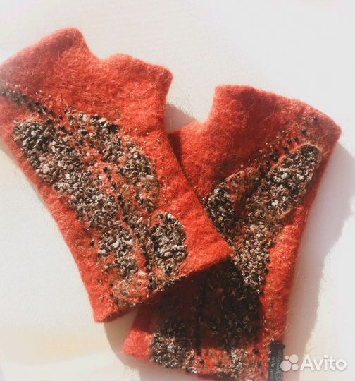 Комплект(сумочка,митенки,брошь)