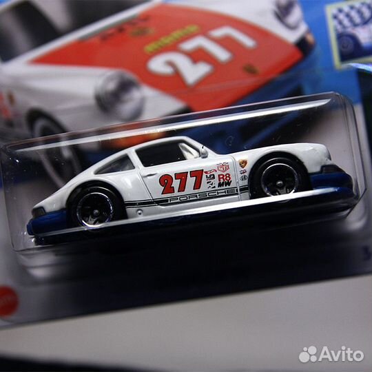 Машинка Hot Wheels - '71 Porsche 911