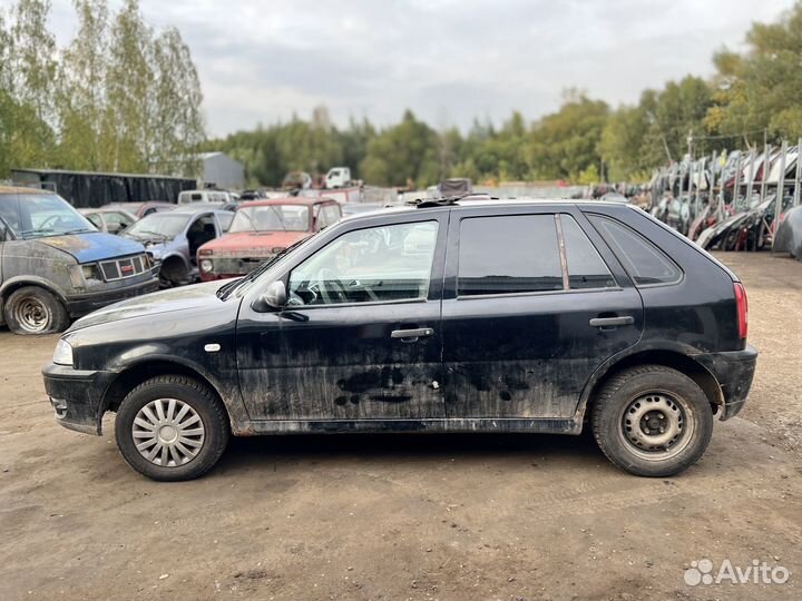 В разборе Volkswagen Pointer 2004 1.0 МКПП