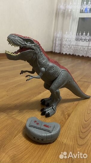 Динозавр игрушка с пультом управления