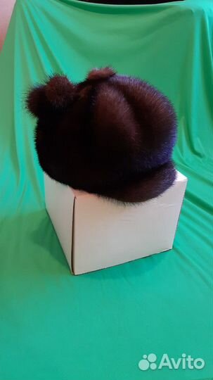 Дубленка и шапка