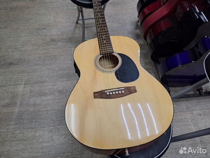 Гитара электроакустическая с подключением